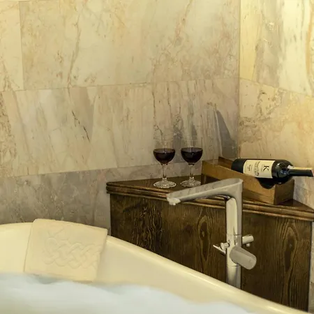 Foremanson Cave מלון