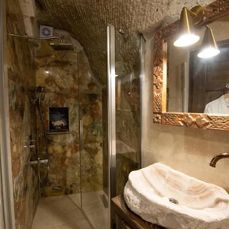 Foremanson Cave Hotel *