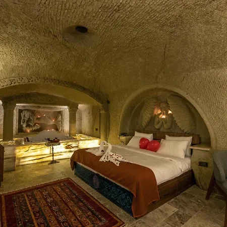 Foremanson Cave Hotel *