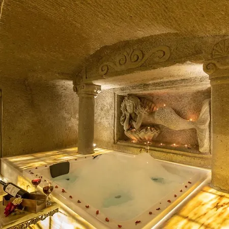 Foremanson Cave Hotel *