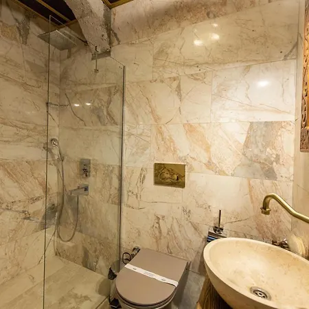 Foremanson Cave Hotel