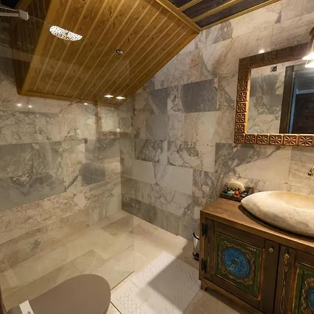 Hotel Foremanson Cave Nar