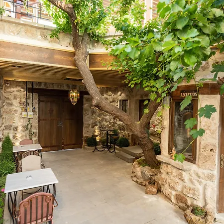 Foremanson Cave Hotel Nar