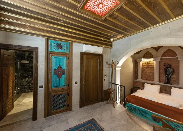 Foremanson Cave Hotel *