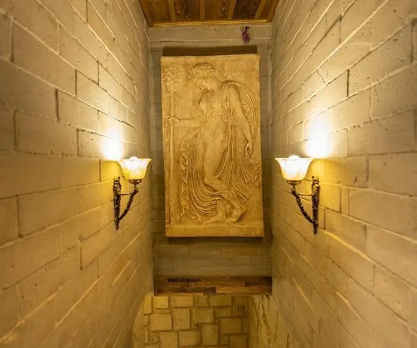 Foremanson Cave Hotel